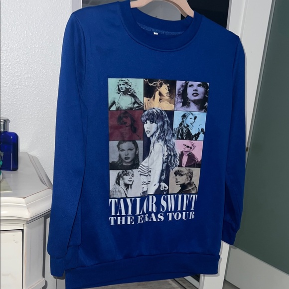 Taylor Swift The Eras Tour Blue Sweatshirt - Picture 1 of 5